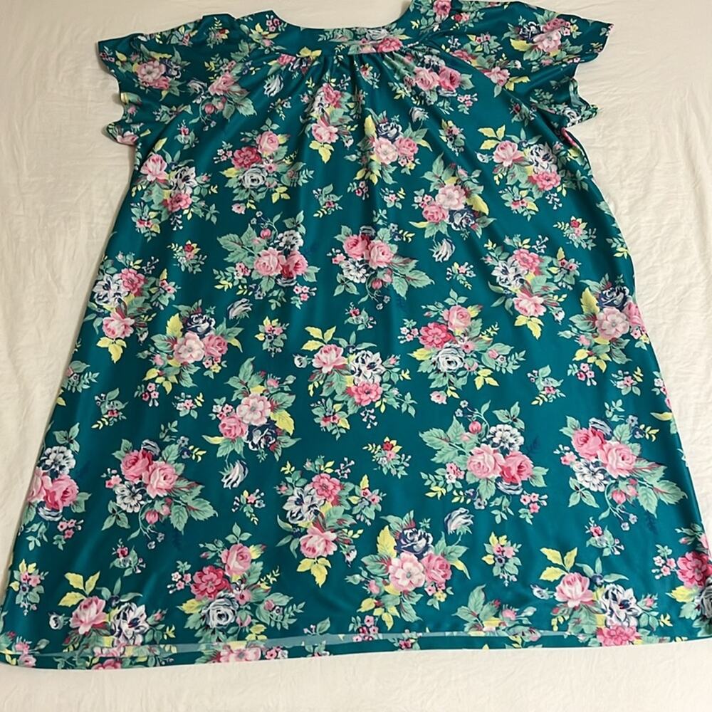 Vintage nightgown Size 1X-2X - Picture 10 of 14